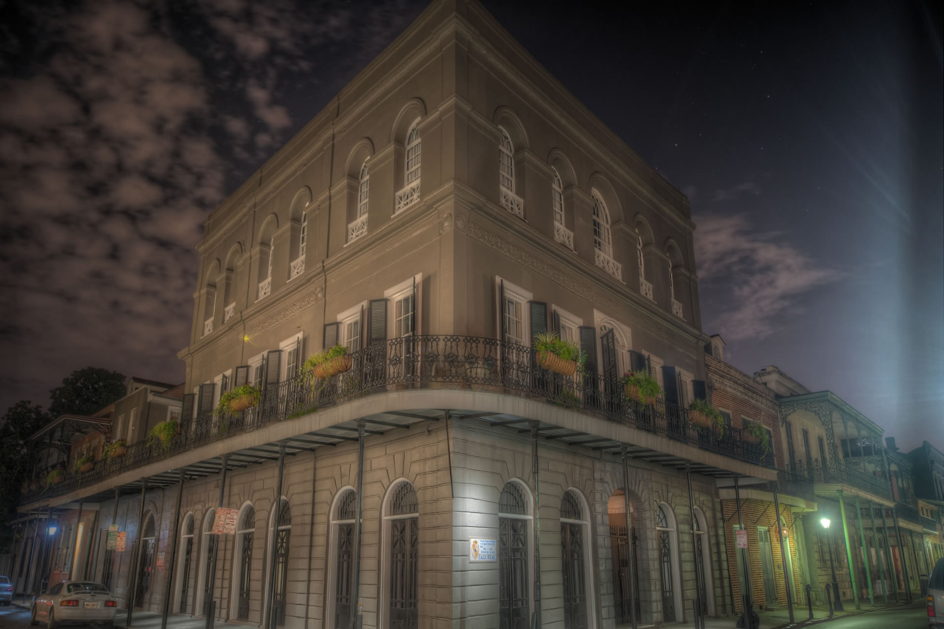 LaLaurie Museum - Nola Ghosts